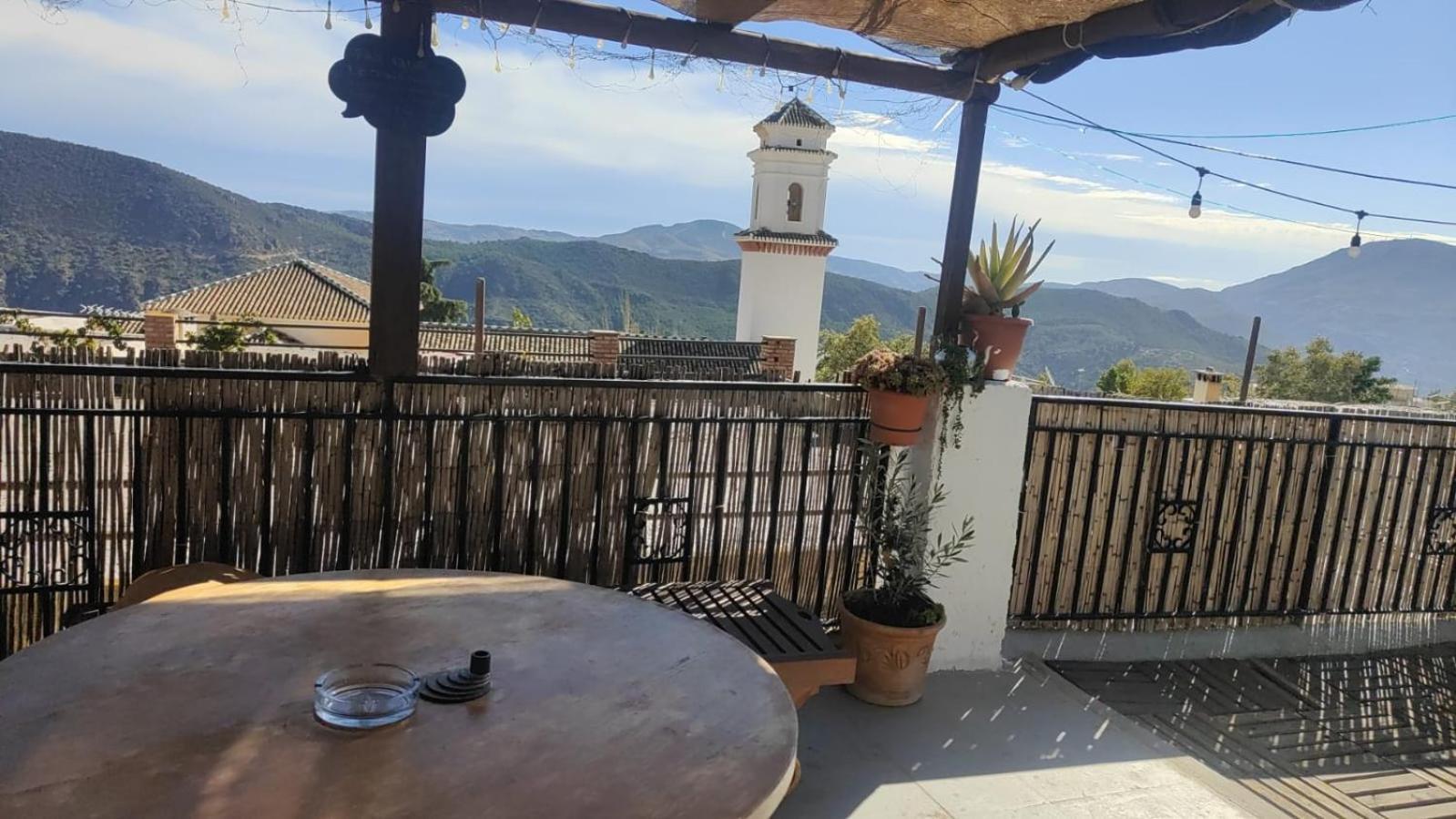 La Casa Rural De Paco Y Ana Pitres Eksteriør bilde